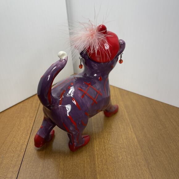 Amy Lacombe Cat Figurine Vintage Purple & Red Feather Hat 2004 Whimsiclay - Picture 4 of 8